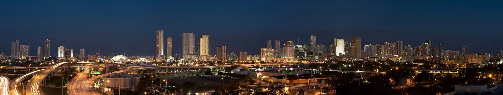 Downtown Miami illuminé la nuit